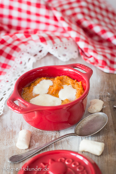 Thanksgiving-sweet-potato-cassarole-marshmallows