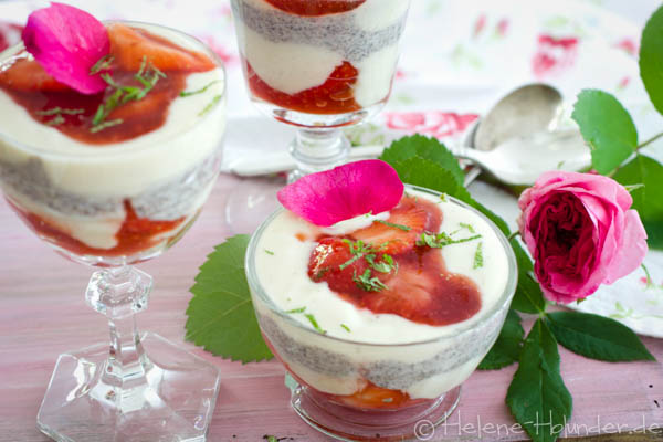 Vanillejoghurt mit Mohn und Erdbeeren, vegan, Helene Holunder