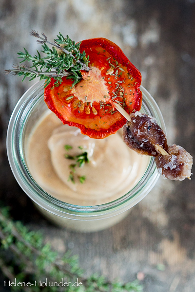 Maronencreme mit gedörrter Tomate, kandierter Marone und ganz viel ... Maronencreme mit gedörrter Tomate, kandierter Marone und ganz viel ...