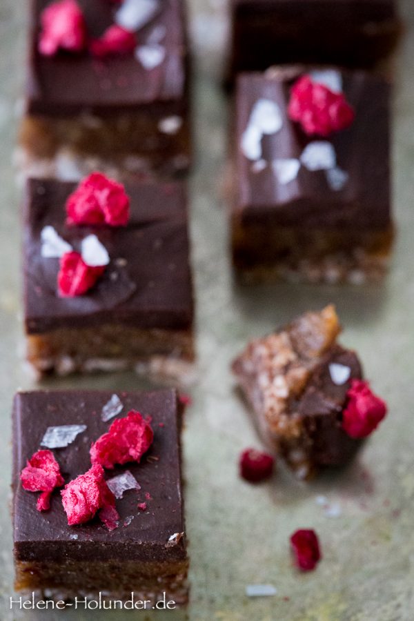 Salted Chocolate Date Bars schnell ganz viel gesunde Schoki bitte